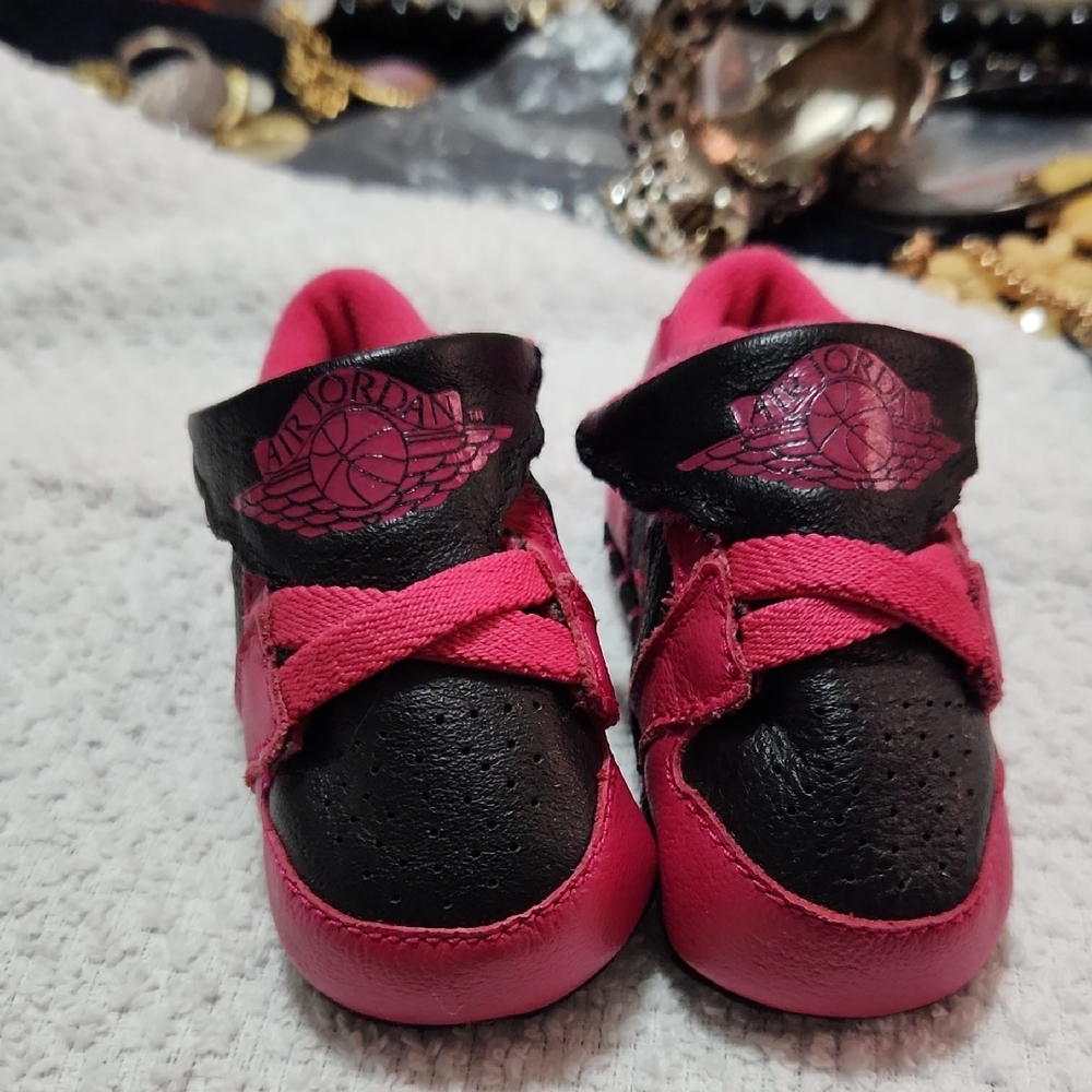 Jordan Kids Shoes - Black and Pink